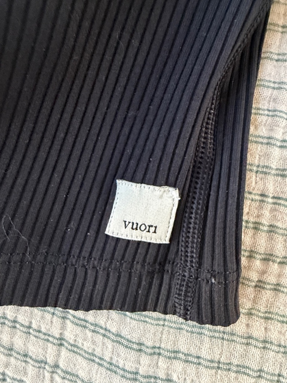 Vuori Ribbed Crop Tank - Picture 3 of 5